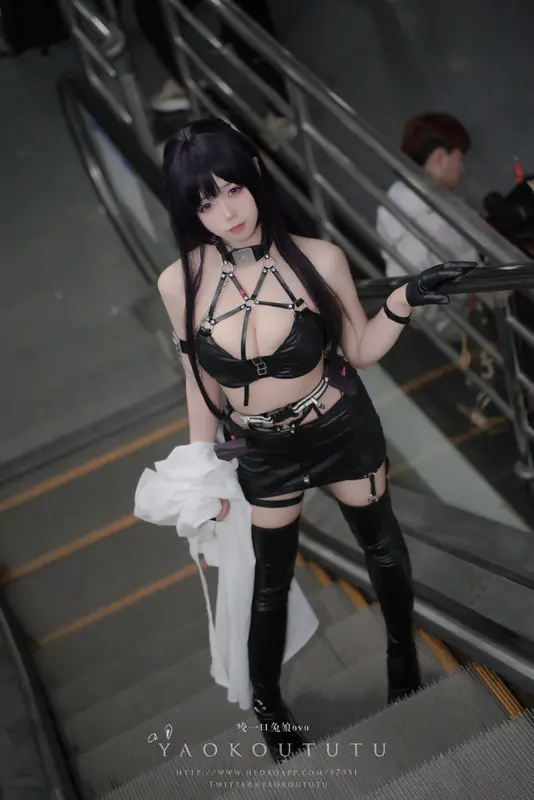 漫展-米哈拉『烤全兔专属配菜』 - 咬一口兔娘